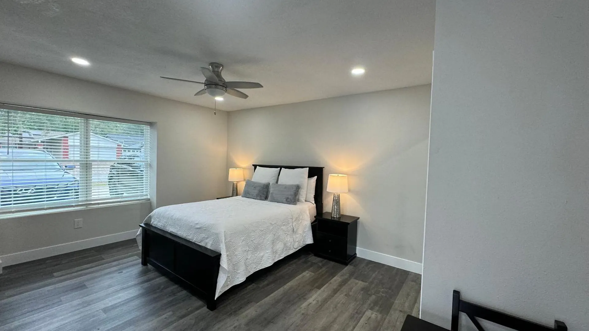 Deluxe Apartment Whit Laundry Tampa